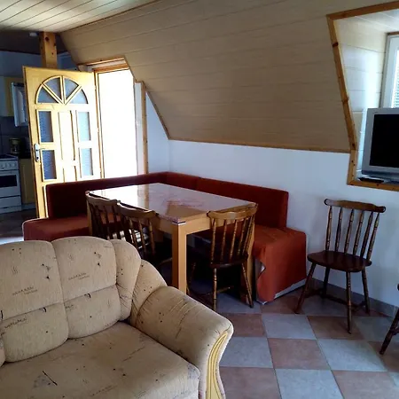 Anikó Apartman *