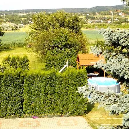 Aniko Apartmanhaz *
