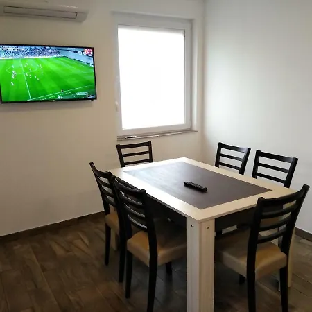 Lägenhet Aniko Apartmanhaz