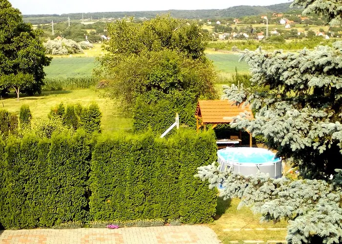 Aniko Apartmanhaz *